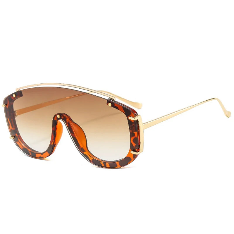 AURA — Oversized One-Piece Rivet UV400 Gradient Sunglasses